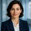 Clara, directrice marketing IA chez Lynakor